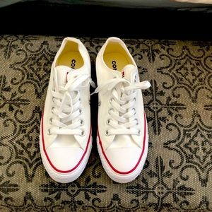 CONVERSE CHUCK TAYLOR ALL STAR SHORELINE SNEAKER - WOMEN'S Size 8